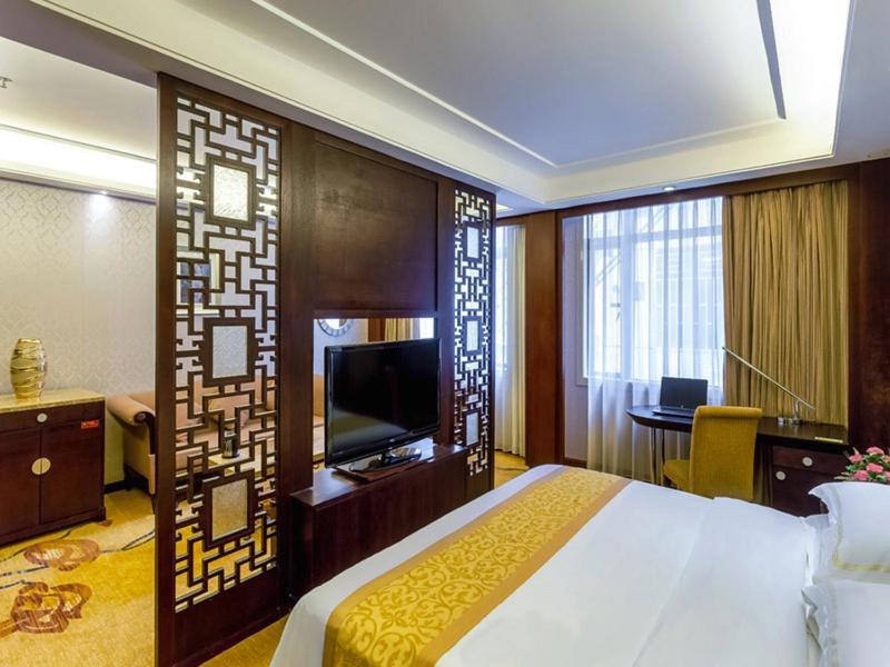 Vienna Hotel Lufeng Peopole Road 외부 사진